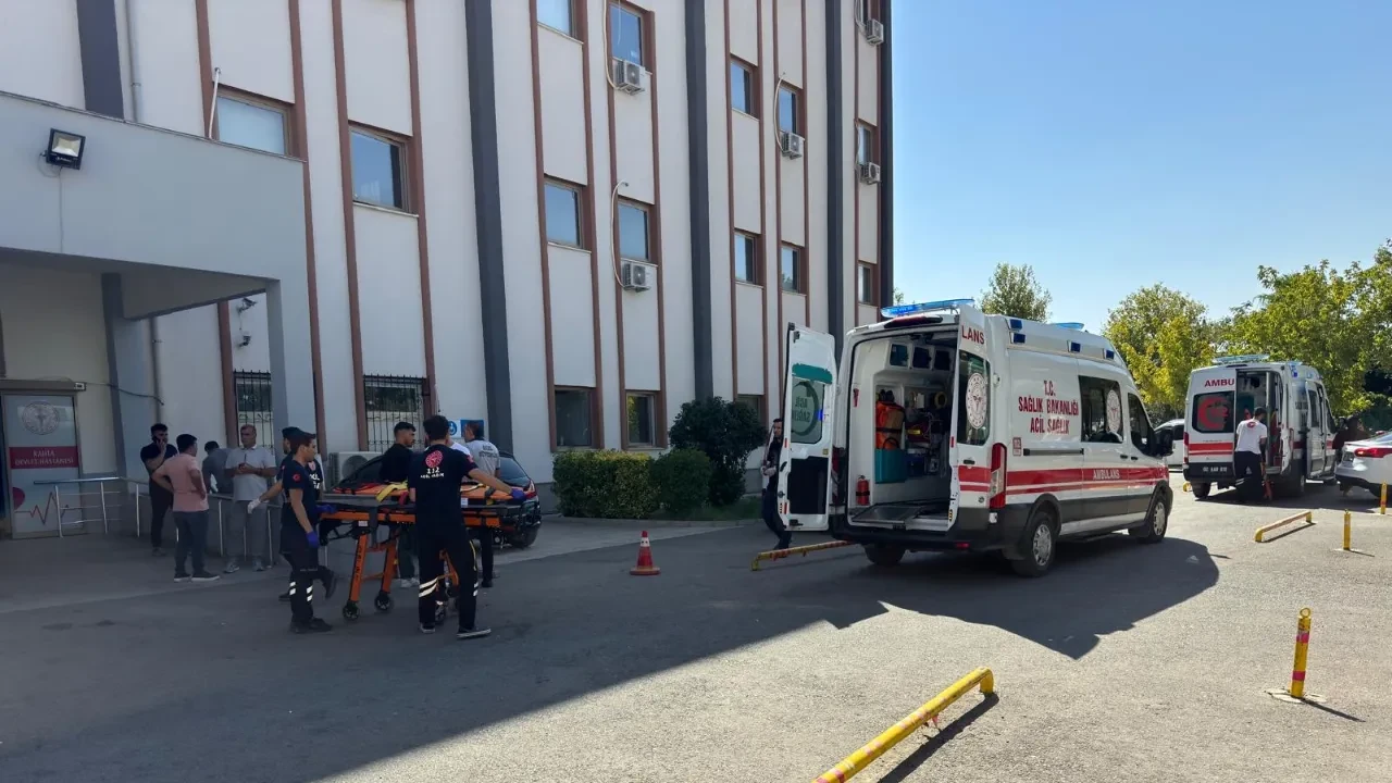 Otomobille oynadıkları oyun feci sonla bitti! Küçük kız arabanın altında kaldı