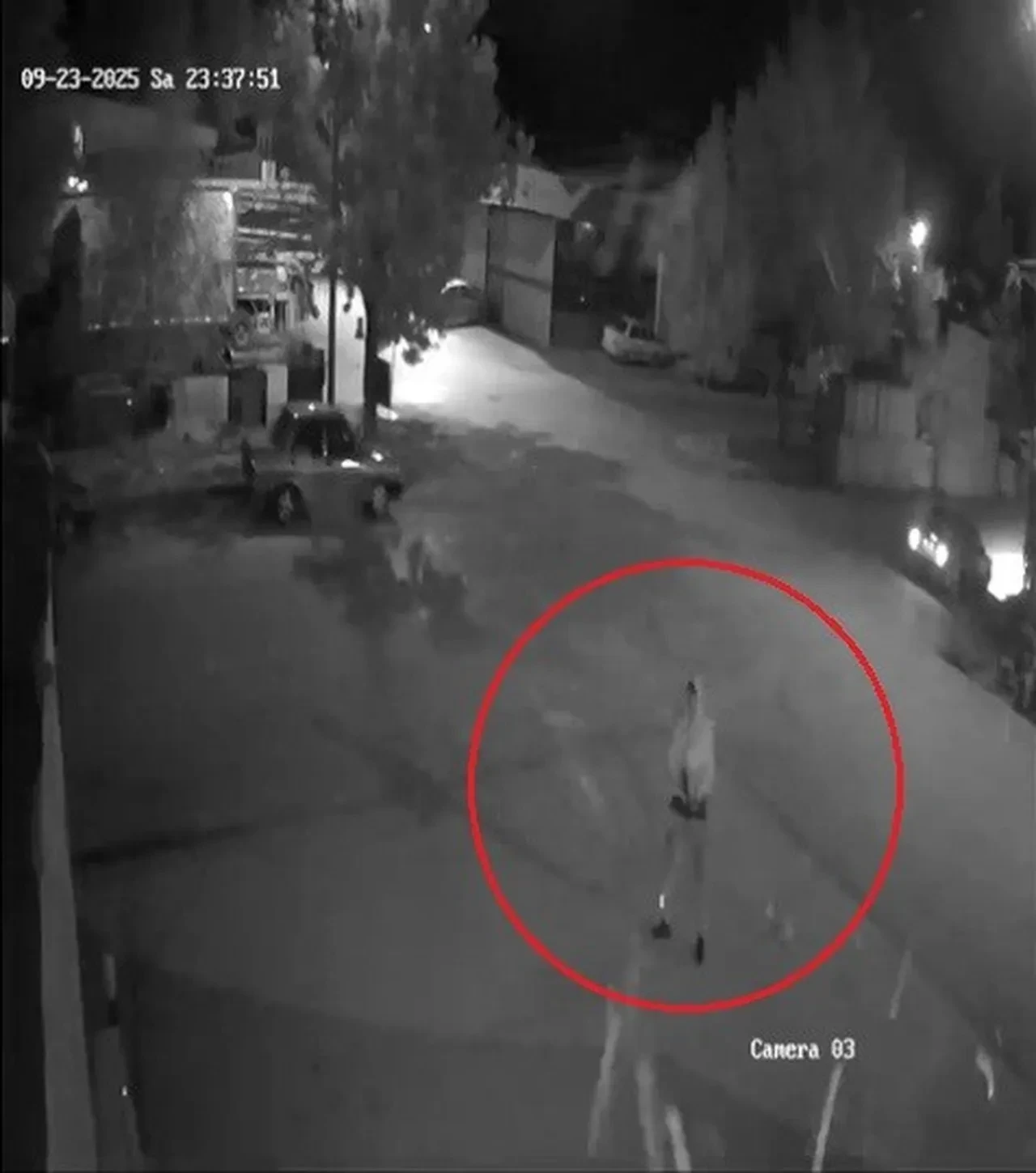 Tüfeğiyle 15 dakikada 2 dükkana ateş etti! Dehşet anları kameralar yansıdı