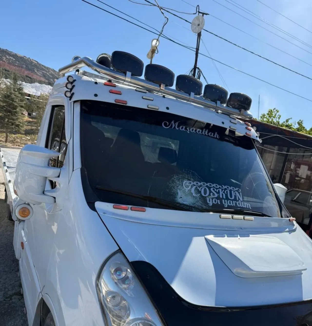 Tüfeğiyle 15 dakikada 2 dükkana ateş etti! Dehşet anları kameralar yansıdı