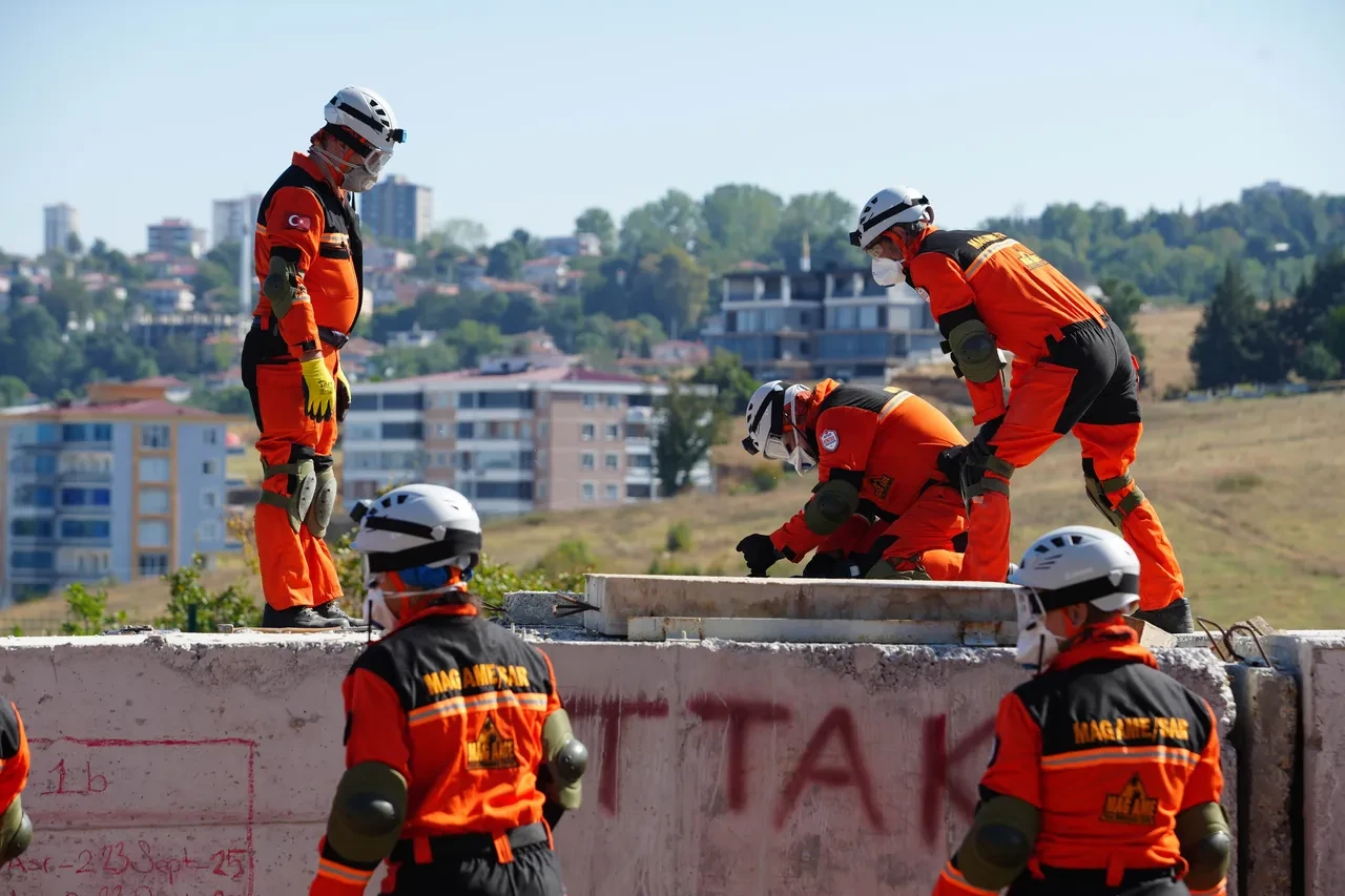 Türk mühendis geliştirdi! Depremde binlerce can kurtaracak: Her binaya yerleştirilmeli 