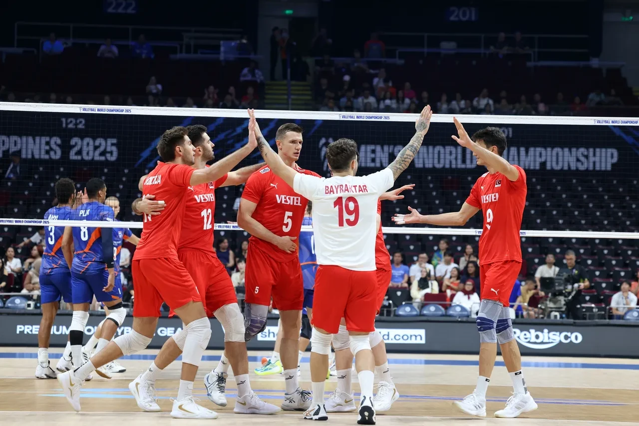 Türkiye Polonya voleybol çeyrek final maçı hangi kanalda, saat kaçta? Filenin Efeleri yarı final bileti için maça çıkıyor