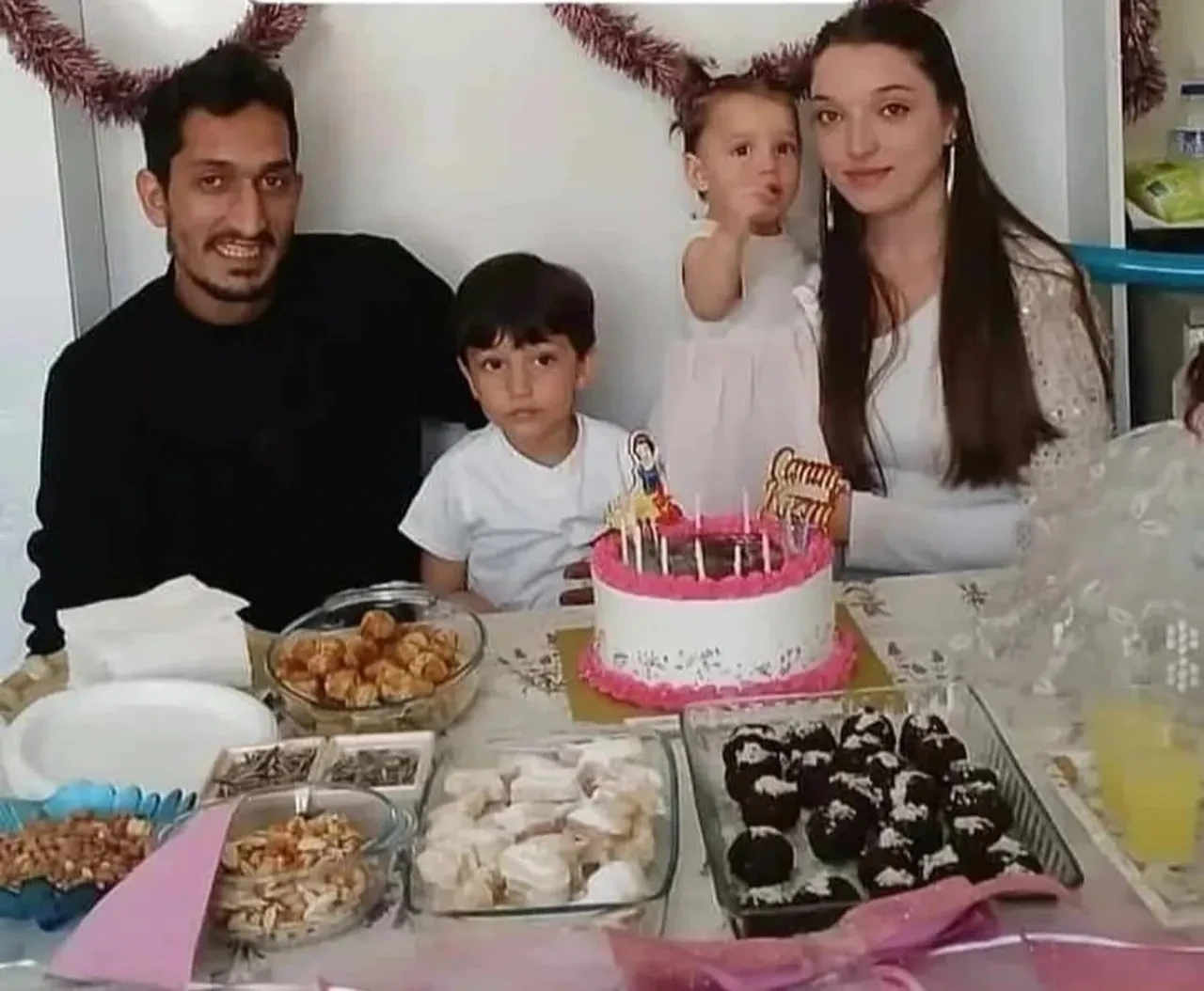 Yedikleri yemek bir ailenin sonu oldu! İki çocuktan acı haber