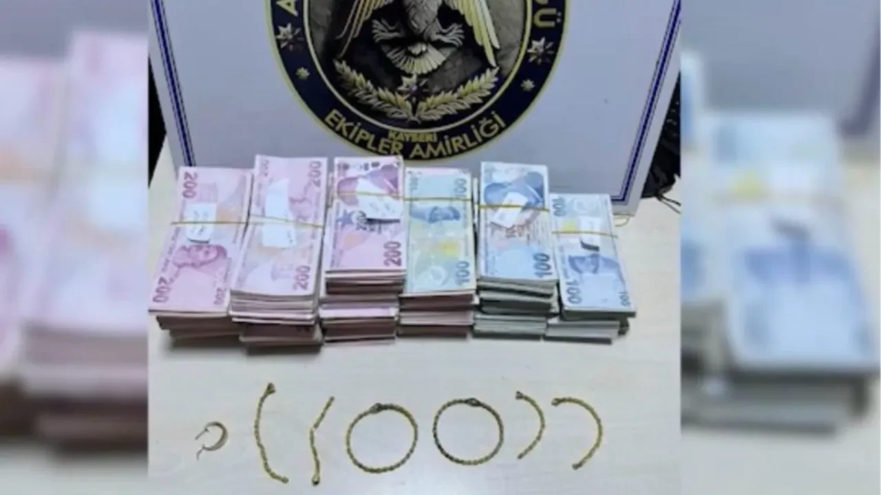 Altın dolandırıcıları suç makinası çıktı! Araçlarında deste deste paralar 