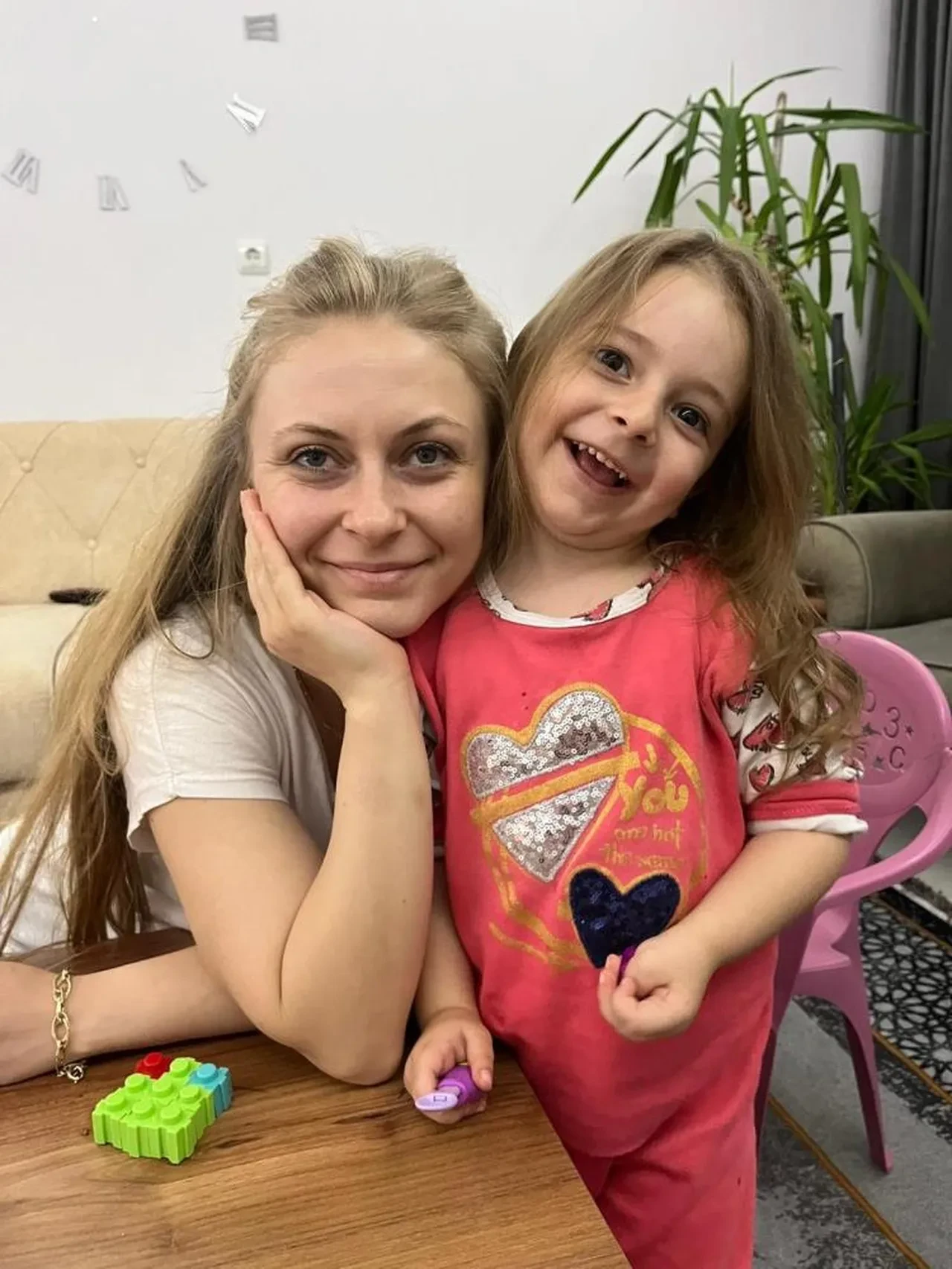 Anne ve 3 yaşındaki kızını hayattan kopardı! Ödül gibi ceza aldı