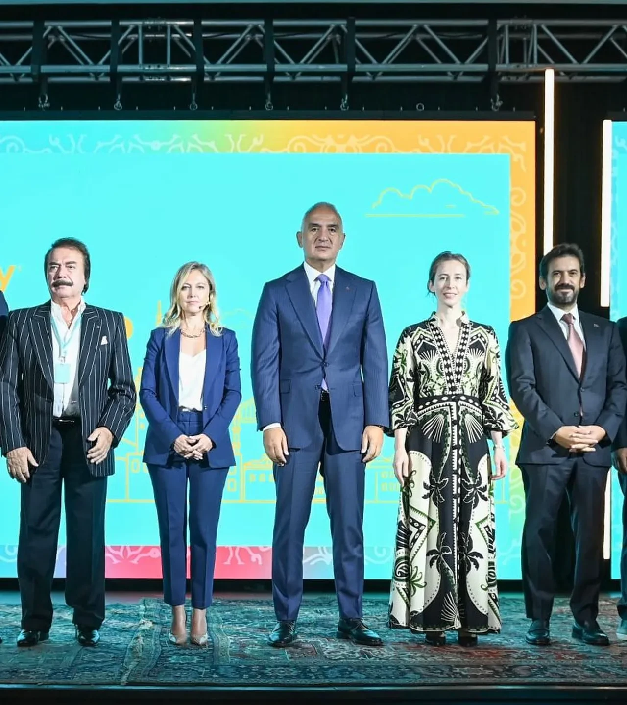 Bakan Ersoy'dan Spotify toplantısında çarpıcı telif çıkışı! 'Rekor artış var' diyerek rakamları açıkladı