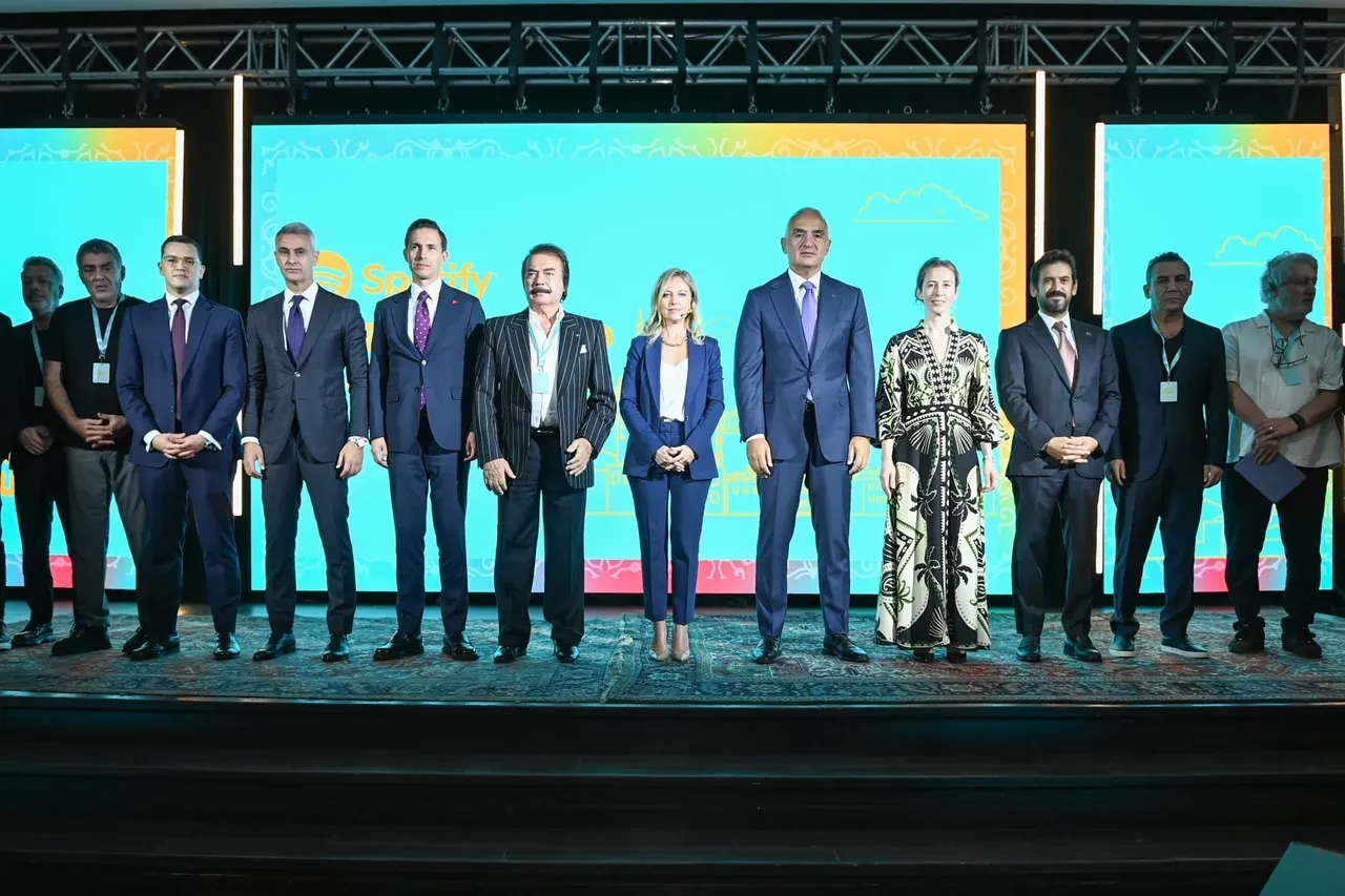 Bakan Ersoy'dan Spotify toplantısında çarpıcı telif çıkışı! 'Rekor artış var' diyerek rakamları açıkladı