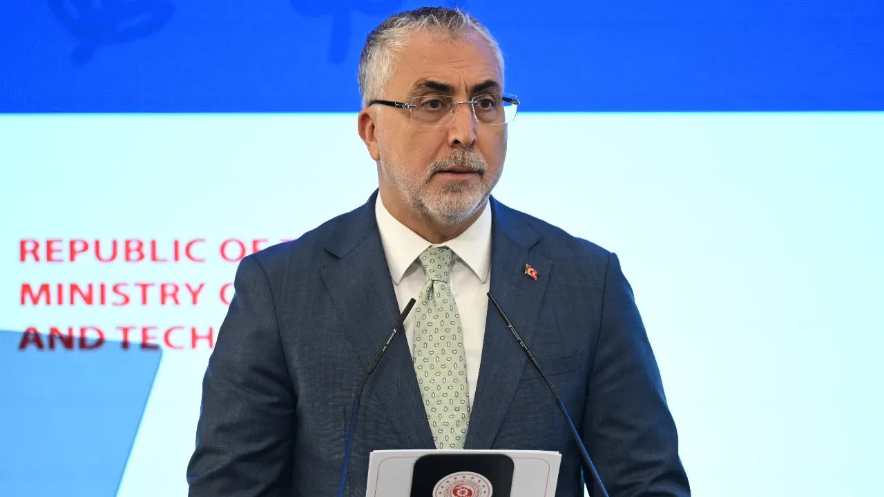 Bakan Işıkhan'dan SGK borçları için CHP'li belediyelere çağrı: 'Gölge etmeyin, ödeyin'
