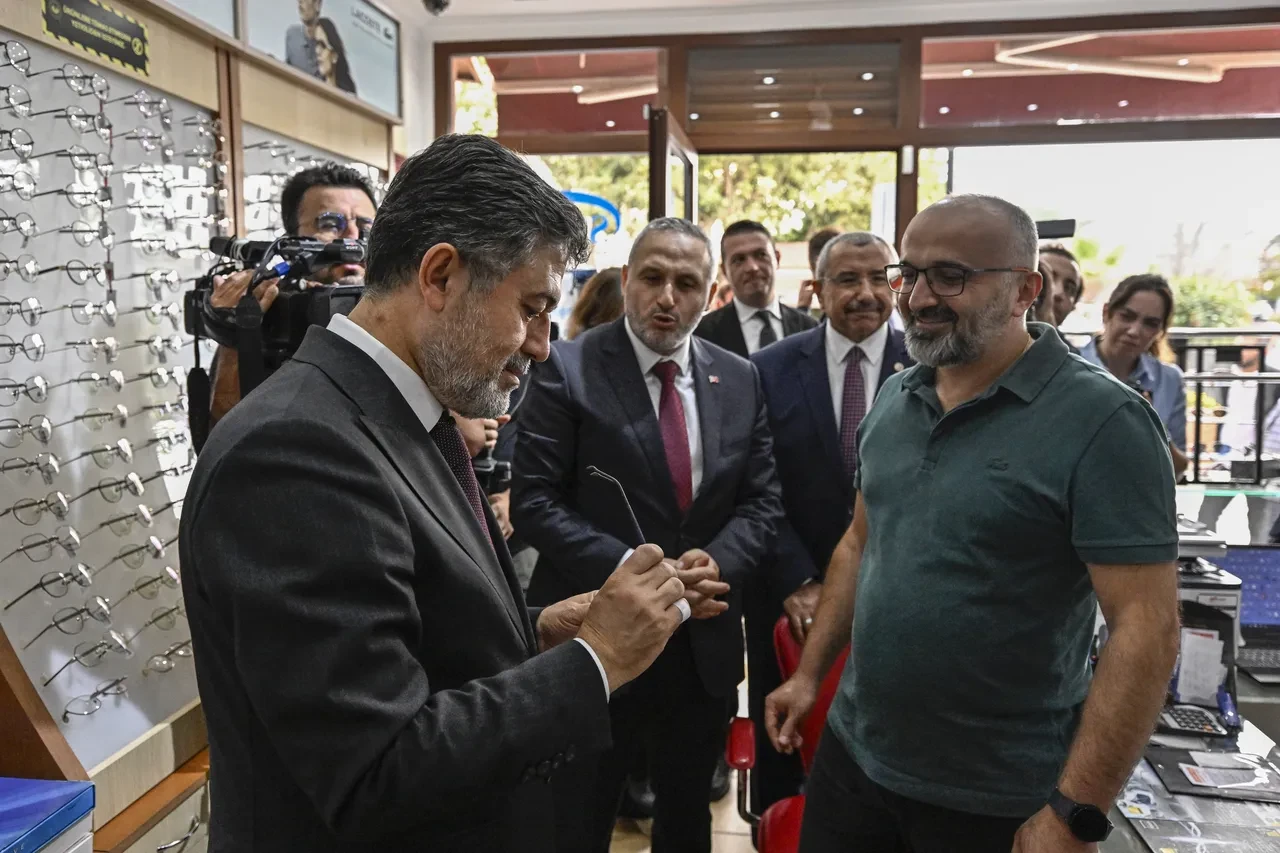 Bakan Yumaklı'dan esnafa karekod denetimi