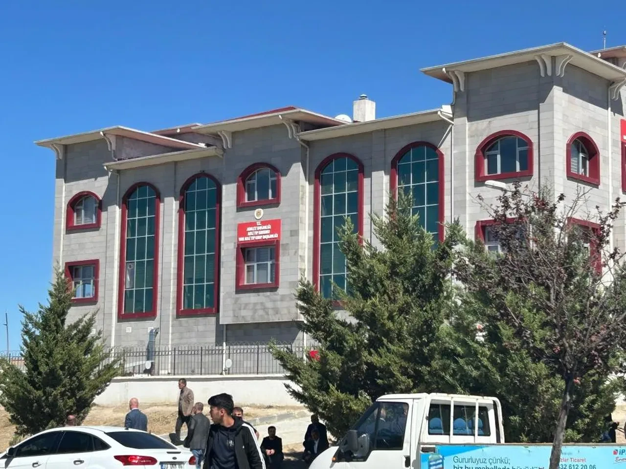 Böyle vahşet görülmedi! Barışmak için çağırıp anne ve oğlu katlettiler