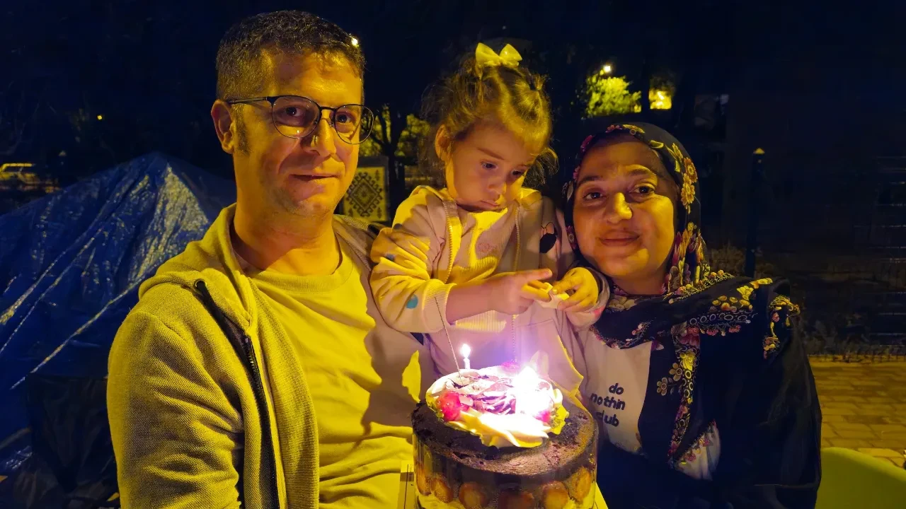 Deprem endişesine rağmen neşe dolu anlar yaşadılar!