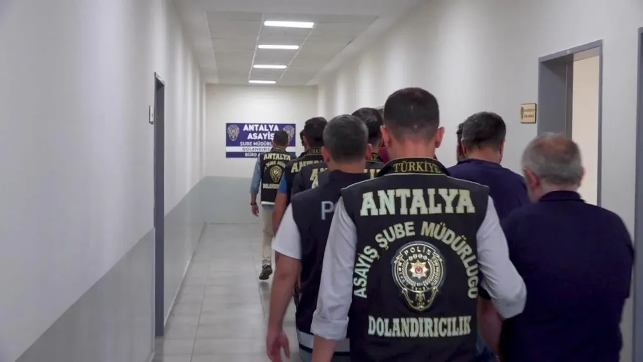 Dolandırıcıların yalanları kılıfına uymadı! Yaşlı adamın 780 milyonluk mal varlığına göz diktiler