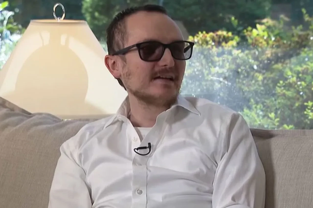 Nadir hastalık onu kör etmişti! Kendi dişi gözüne takıldı artık görüyor