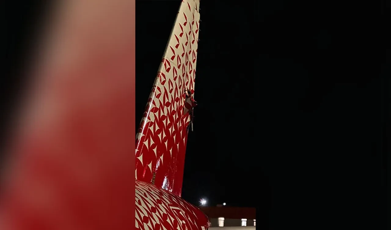 Rusya'da havalimanında korku dolu anlar! İki uçak pistte çarpıştı