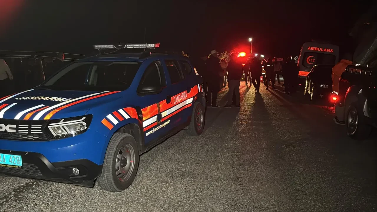 Sivas'ta 100 metrelik uçurumda korkunç kaza: Çok sayıda ceset bulundu