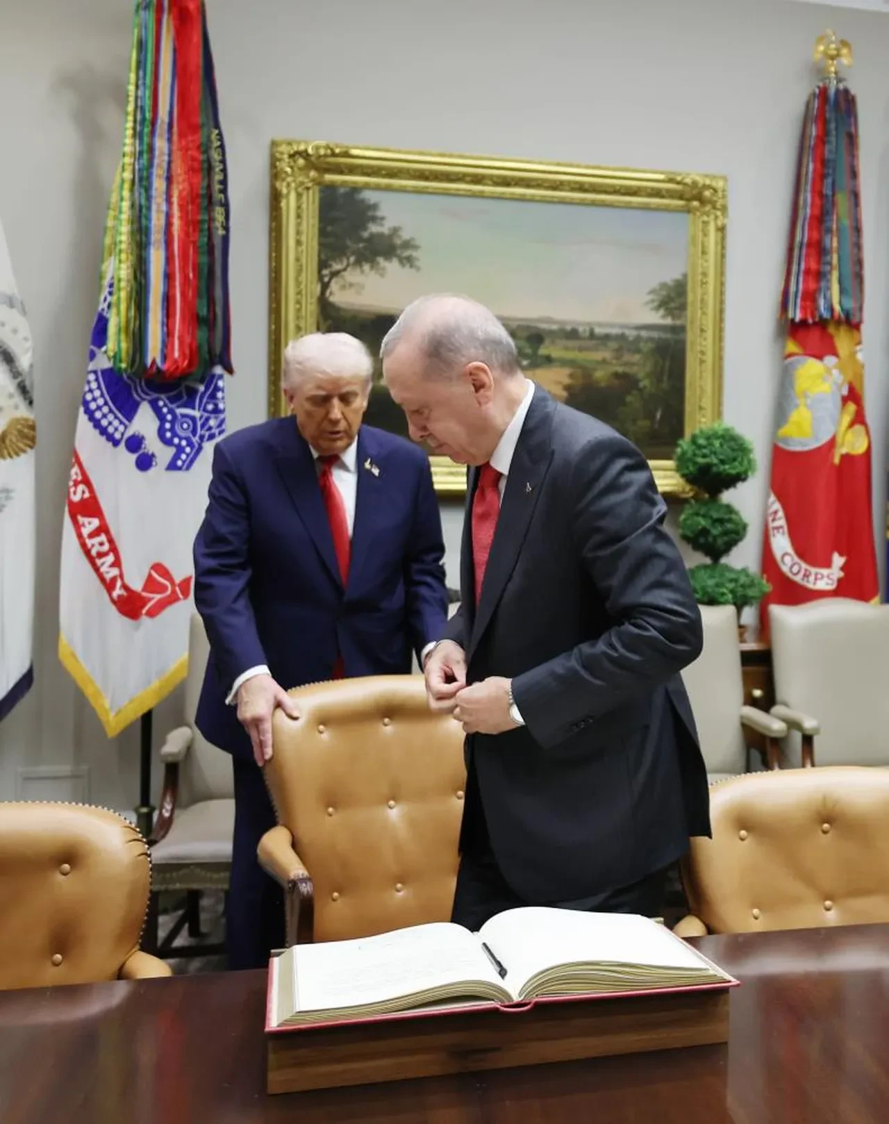 ABD Başkanı Trump Cumhurbaşkanı Erdoğan'ı kapıya kadar uğurladı