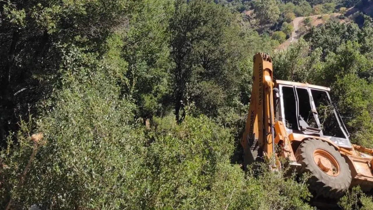 Uçurumdan yuvarlanan kepçenin operatöründen acı haber!