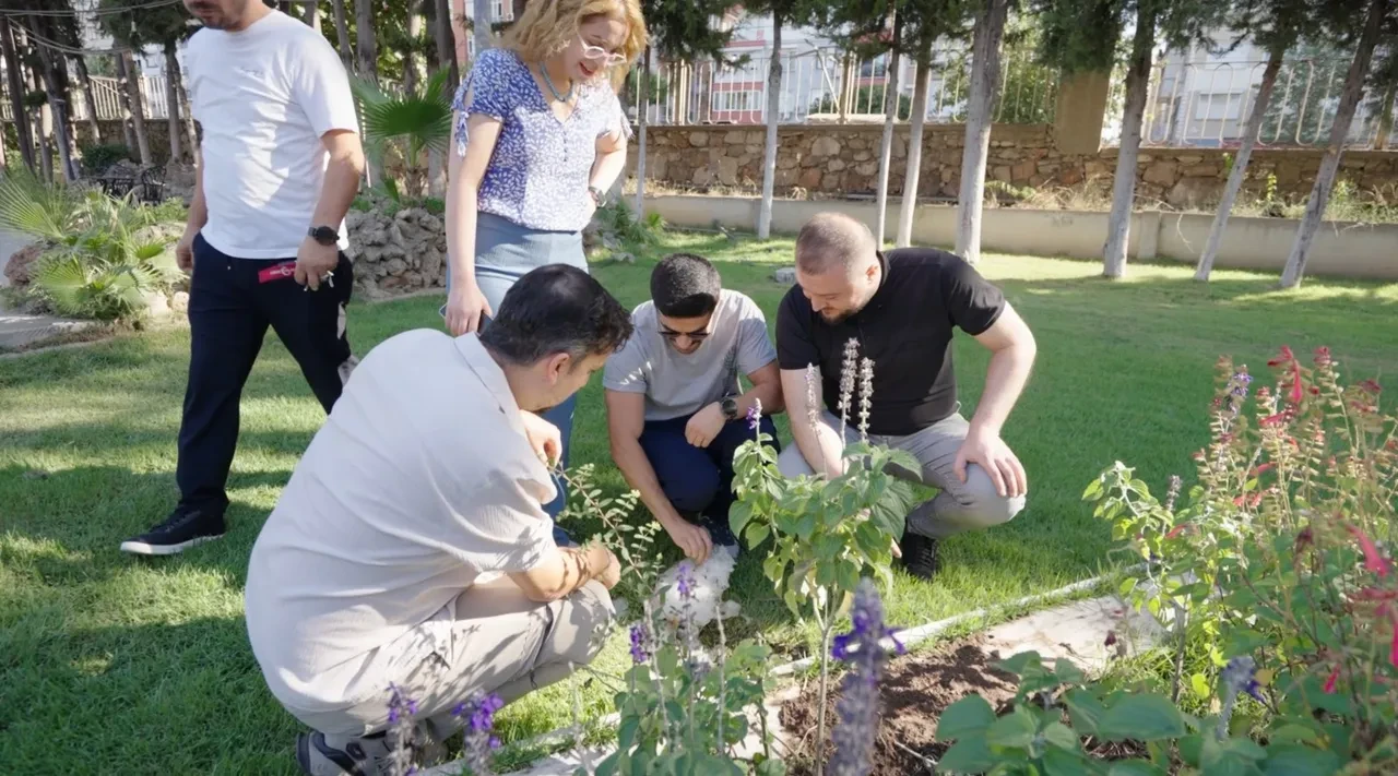 Antalya'da hayrete düşüren olay! Büyük gürültüyle gökten düştü, görenler şaşkına döndü