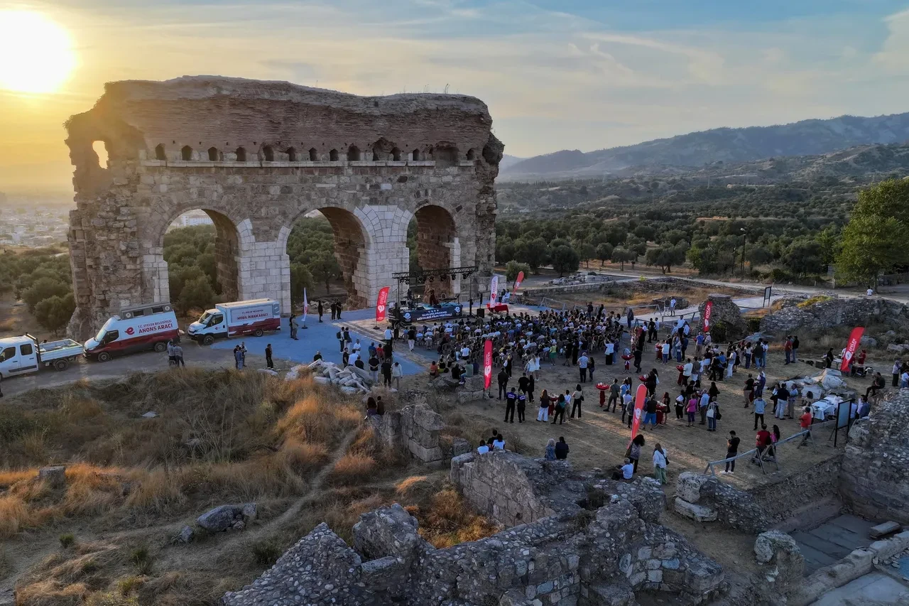 Antik kentte kültür rüzgarı! Sanat ve mitoloji bir araya geldi