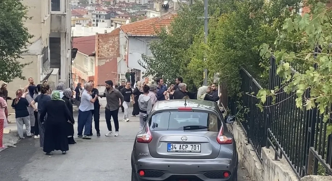 Ataşehir'de 5 katlı binada korkutan yangın