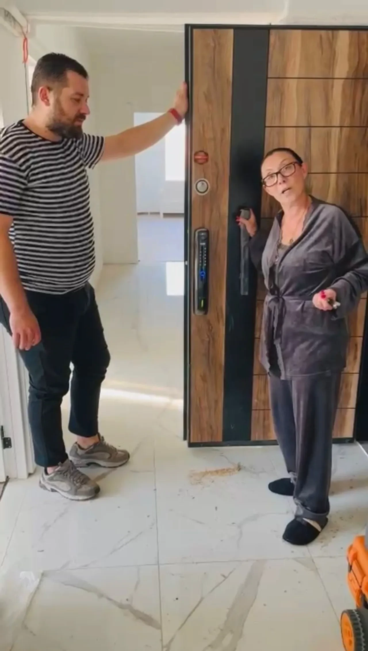 Balkondan düşerek hayatını kaybeden Güllü'nün son görüntüleri ortaya çıktı