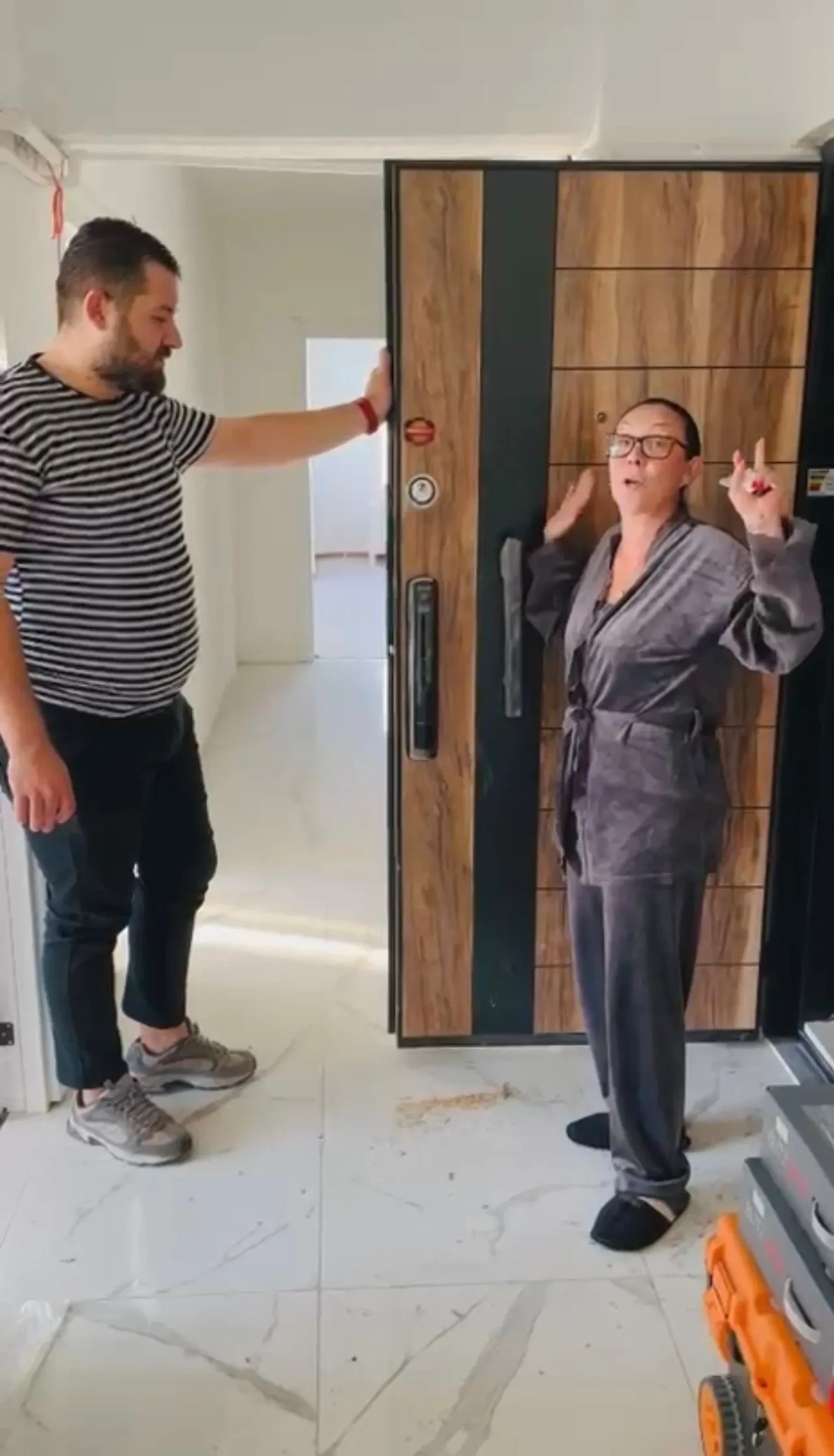 Balkondan düşerek hayatını kaybeden Güllü'nün son görüntüleri ortaya çıktı