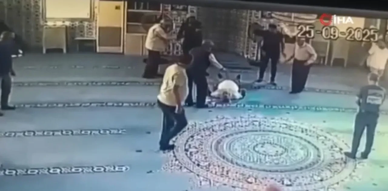 Camide fenalaştı, hastaneye kaldırıldı: O anlar kamerada