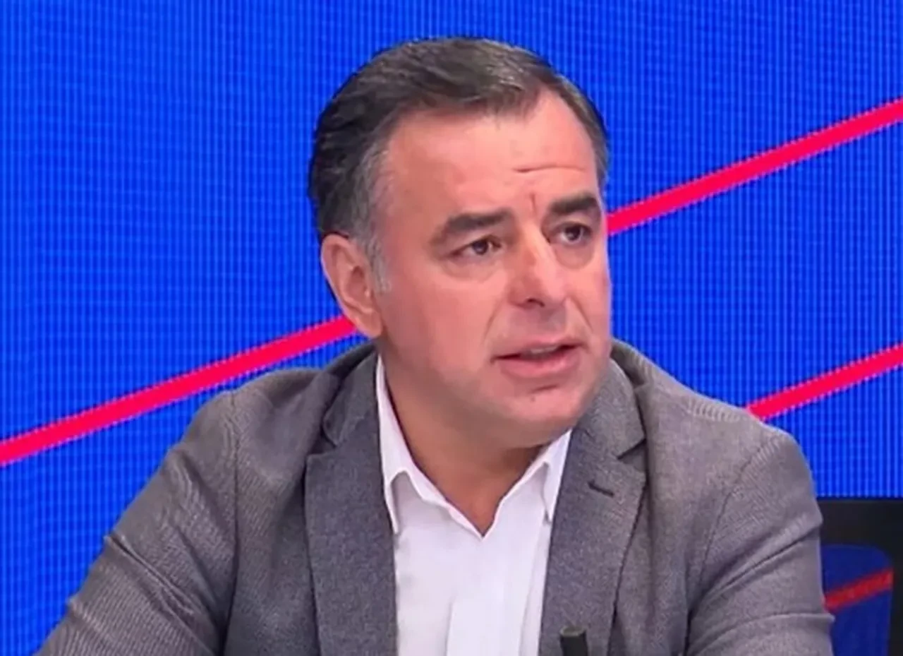 CHP'den karar çıktı! Gürsel Tekin ve Barış Yarkadaş partiden ihraç edildi