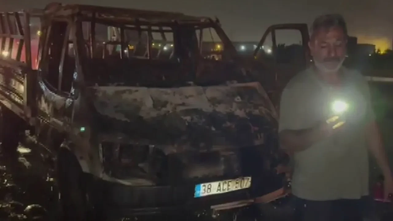 Gözlerinin önünde ekmek teknesi yandı, müdahale etmeyenlere tepki gösterdi