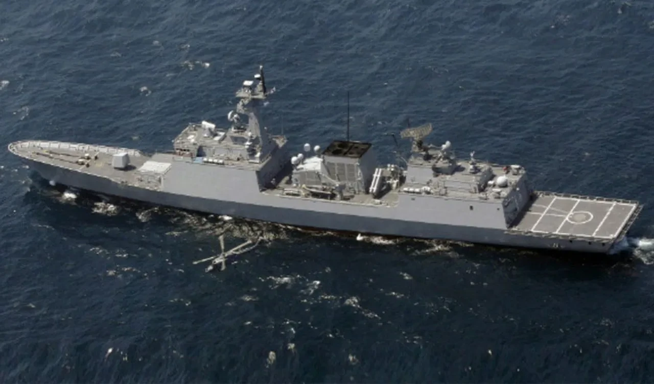 Güney Kore, sınırı geçen Kuzey'in gemisine uyarı ateşi açtı