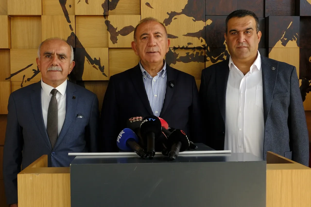 Gürsel Tekin kalacak mı, gidecek mi? CHP İstanbul İl Başkanlığı için karar verildi