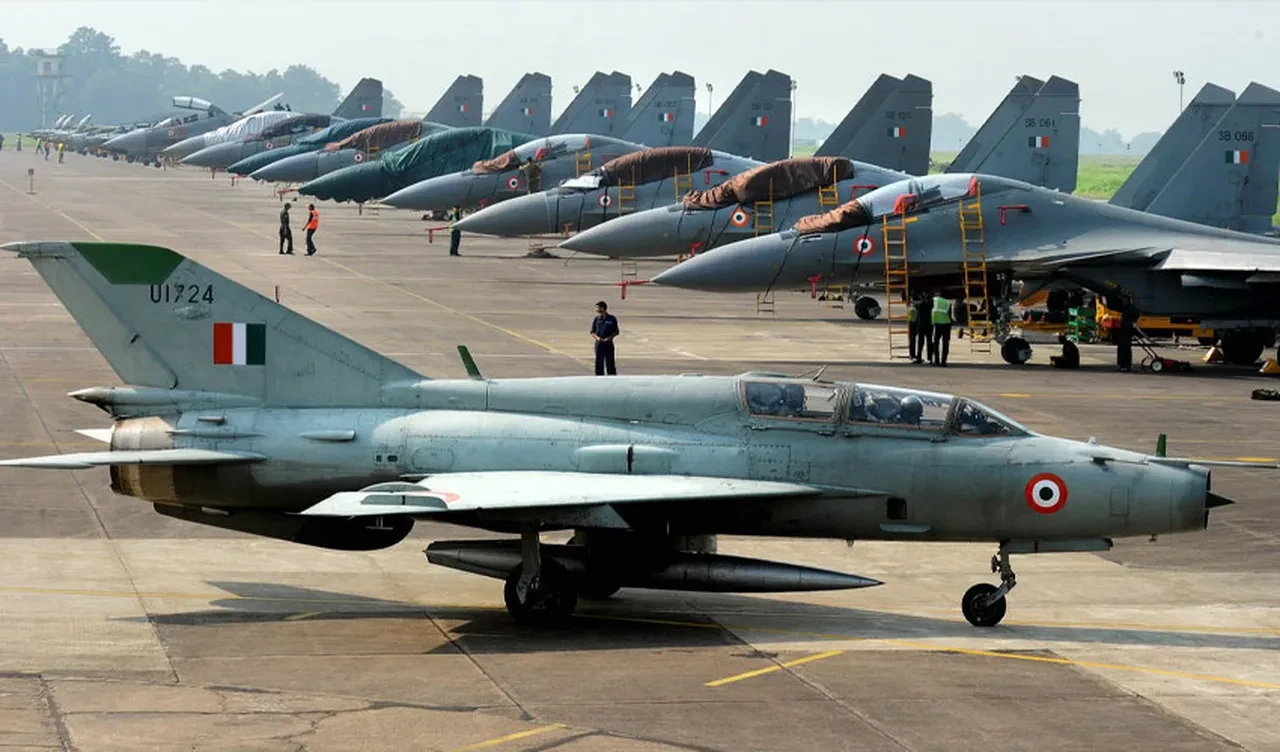 Hindistan 'uçan tabut'un fişini çekti! MİG-21 savaş uçağı filosu emekliye ayrıldı