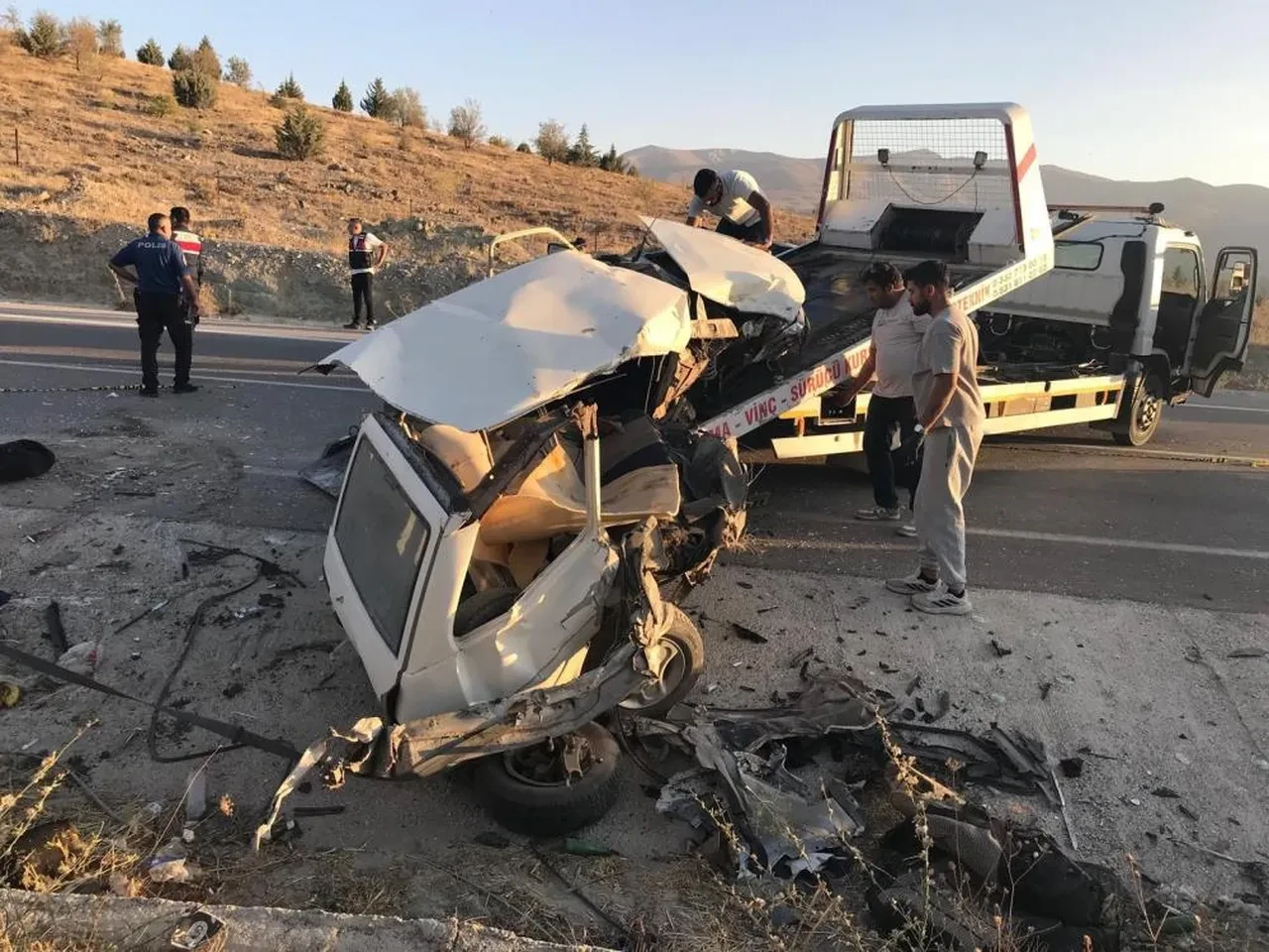 Konya'da kahreden kaza! İkiz kardeşler öldü, 5 kişi yaralı