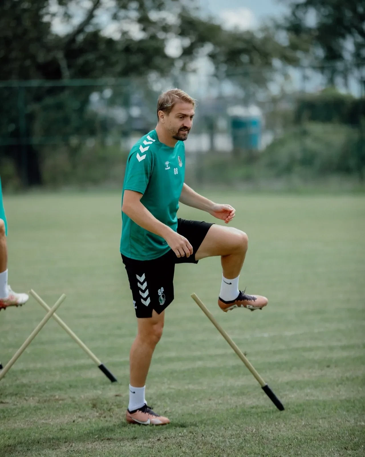 Sakaryaspor'da tokat polemiği! Kadro dışı kalan Caner Erkin'den açıklama geldi