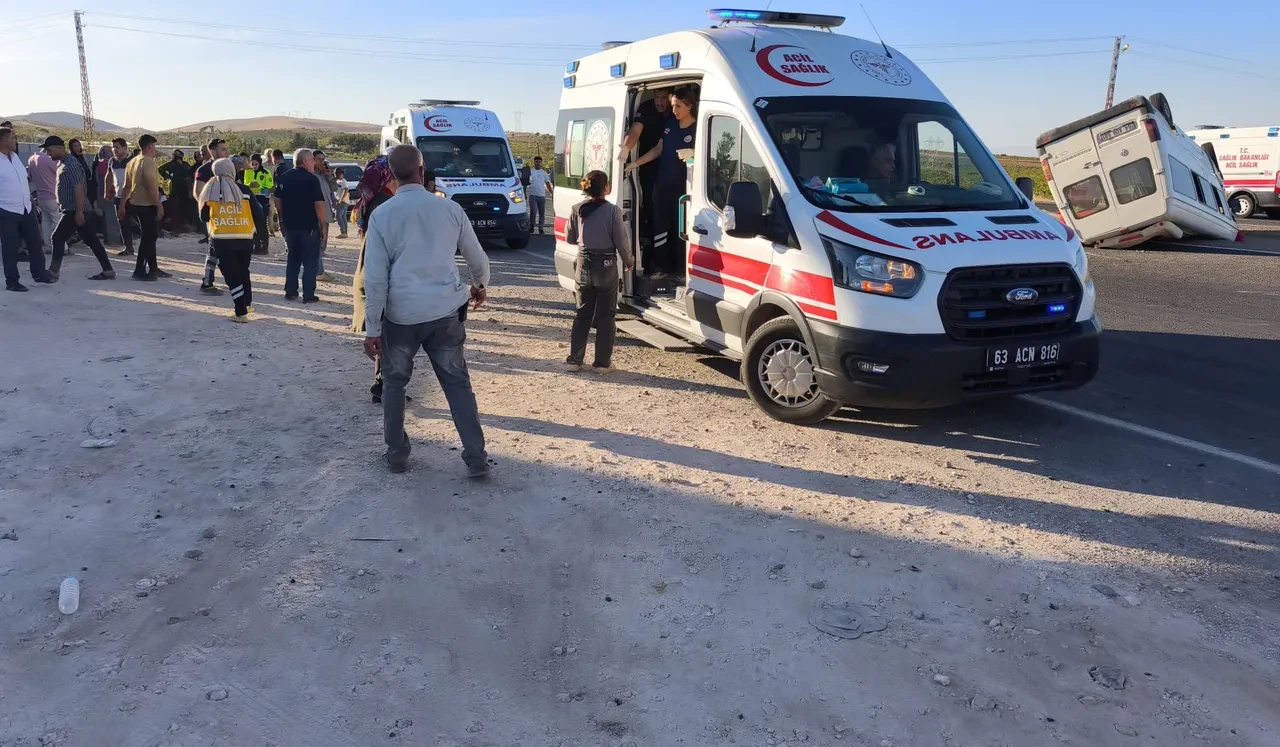 Şanlıurfa'da minibüs devrildi: Çok sayıda  tarım işçisi yaralandı!