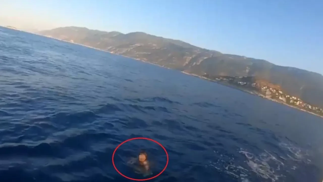 Şaşkına çeviren olay! Firari hükümlüye denizde baskın 