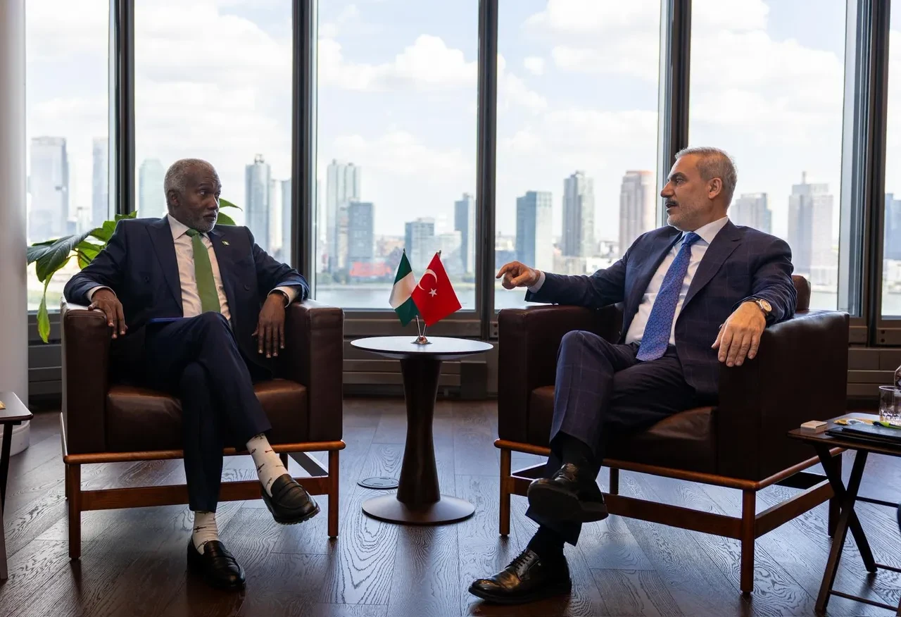 Dışişleri Bakanı Fidan, KKTC Cumhurbaşkanı Tatar ile görüştü