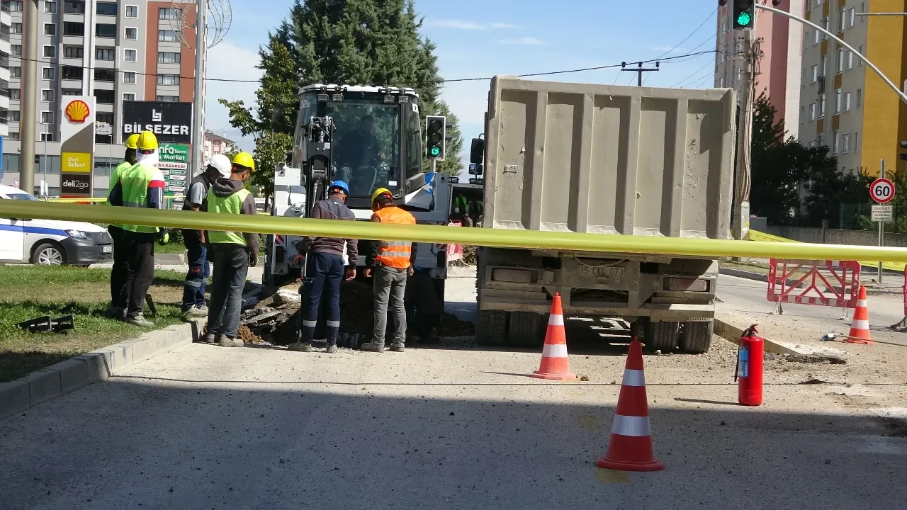 Doğalgaz borusu patladı, ortalık savaş alanına döndü!