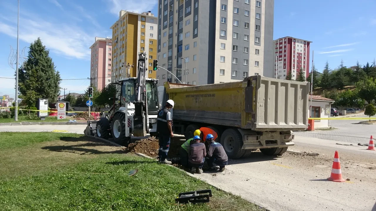 Doğalgaz borusu patladı, ortalık savaş alanına döndü!
