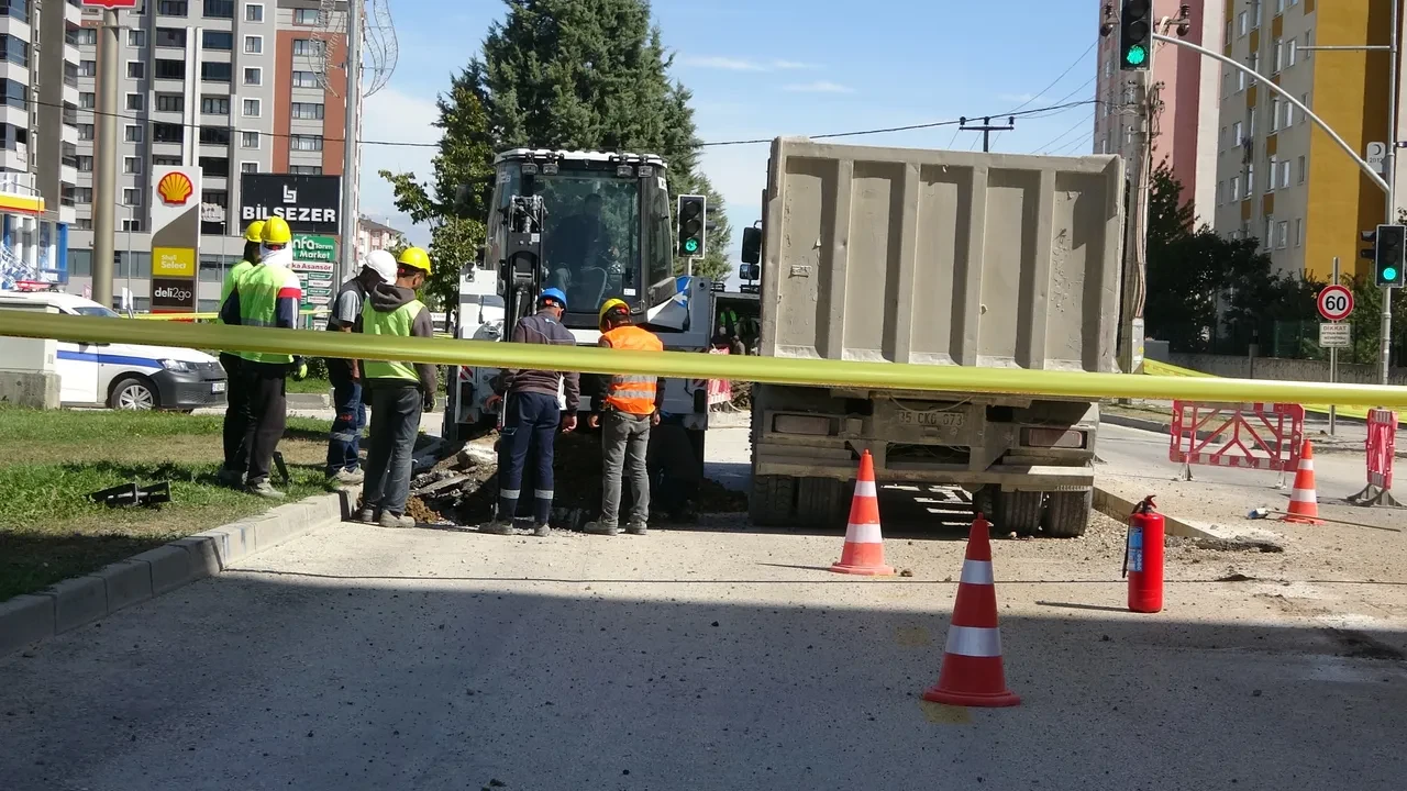 Doğalgaz borusu patladı, ortalık savaş alanına döndü!