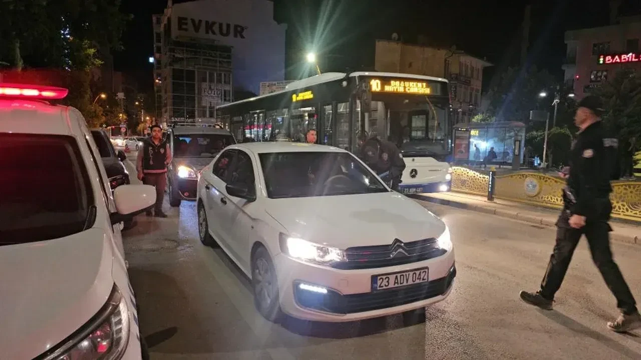Elazığ’da polisten dev asayiş operasyonu: Yüzlerce araç ve şahıs denetlendi