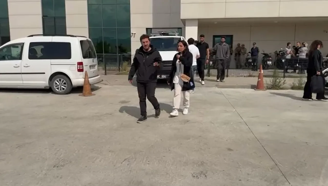 Güllü son yolculuğuna uğurlandı! Kızının sözleri yürek dağladı: Fenalaşarak bayıldı 