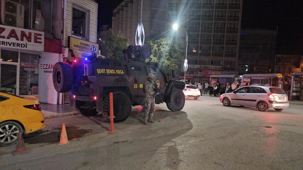 Elazığ’da polisten dev asayiş operasyonu: Yüzlerce araç ve şahıs denetlendi