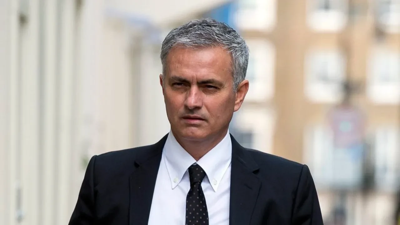 Jose Mourinho'dan yıldız golcüye transfer telefonu!