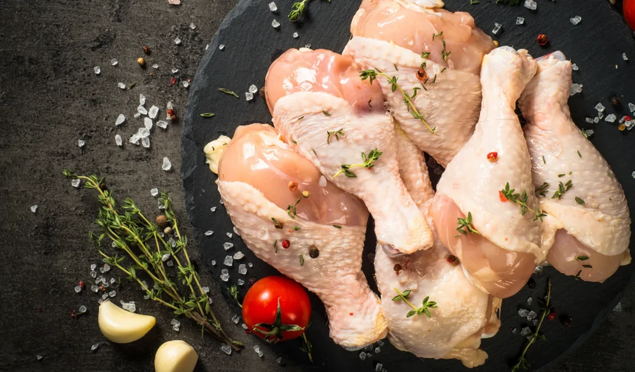 Tavuk alırken dikkat! Beyaz et sektöründe 13 firmaya 3,7 milyar TL ceza