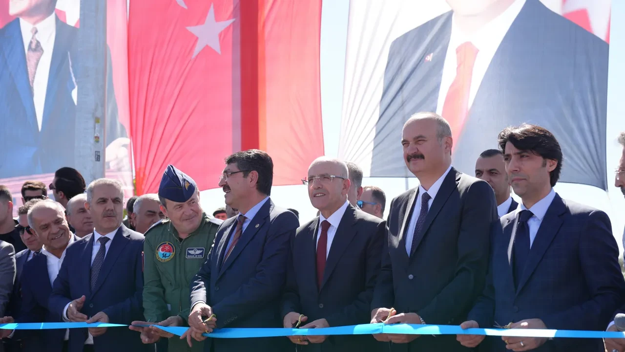 Bakan Şimşek bir ilimizi işaret edip tarih verdi: Muhtemelen büyükşehir olacak