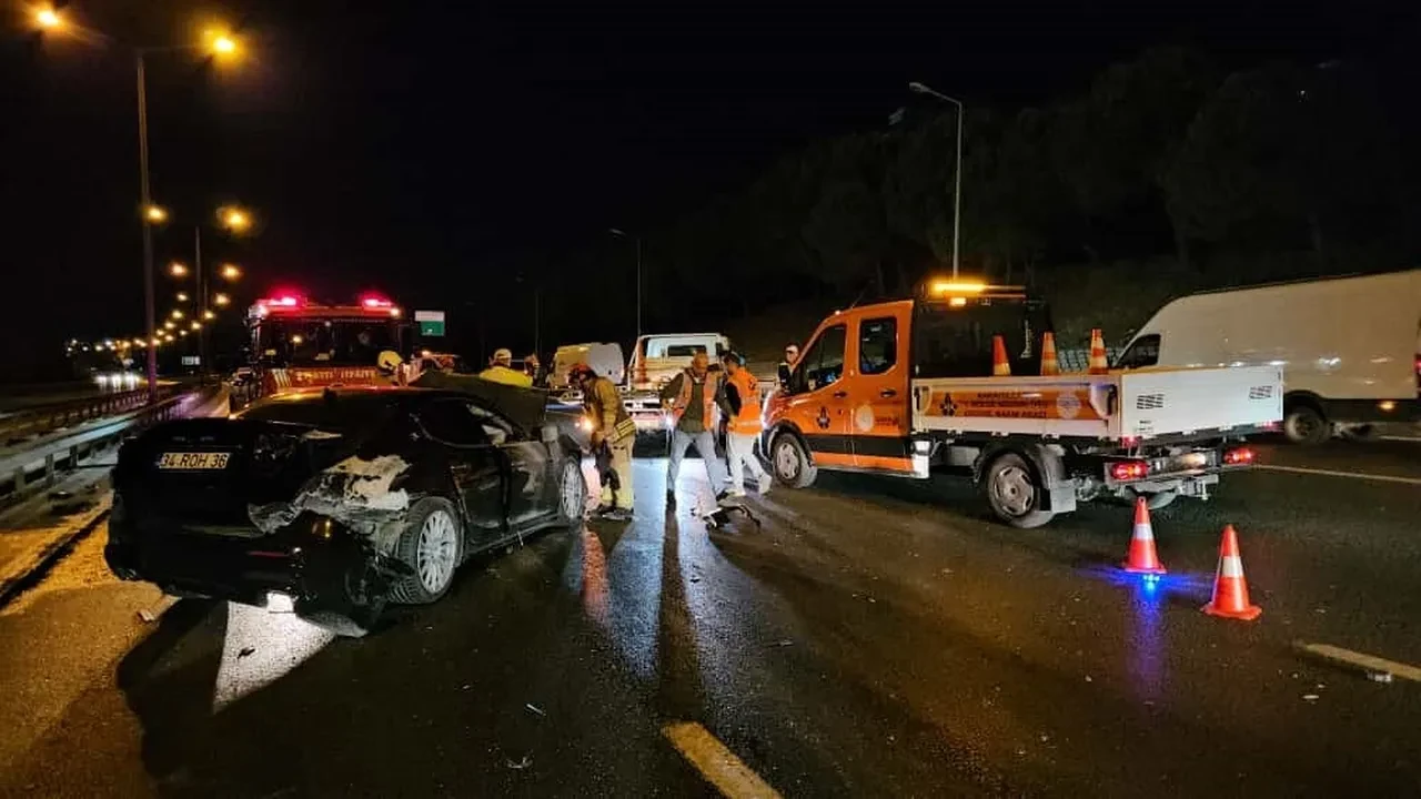 Genç sürücü lüks otomobiliyle trafikte dehşet saçtı: 1 kişiyi yaraladı, ortadan kayboldu