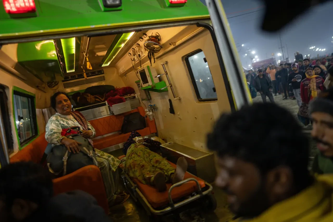 Hindistan'da ünlü oyuncunun parti mitinginde izdiham: Çok sayıda can kaybı ve yaralı var