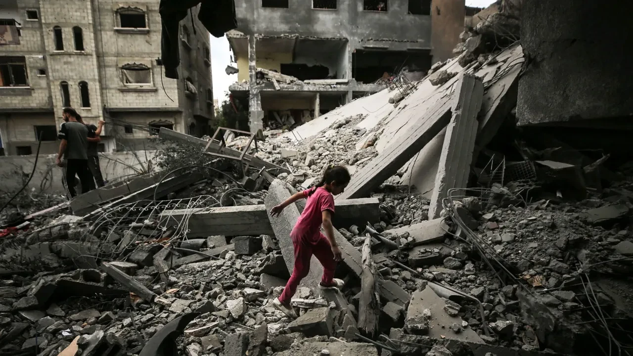 İsrail, Gazze'de iki evi havaya uçurdu! Çok sayıda ölü var