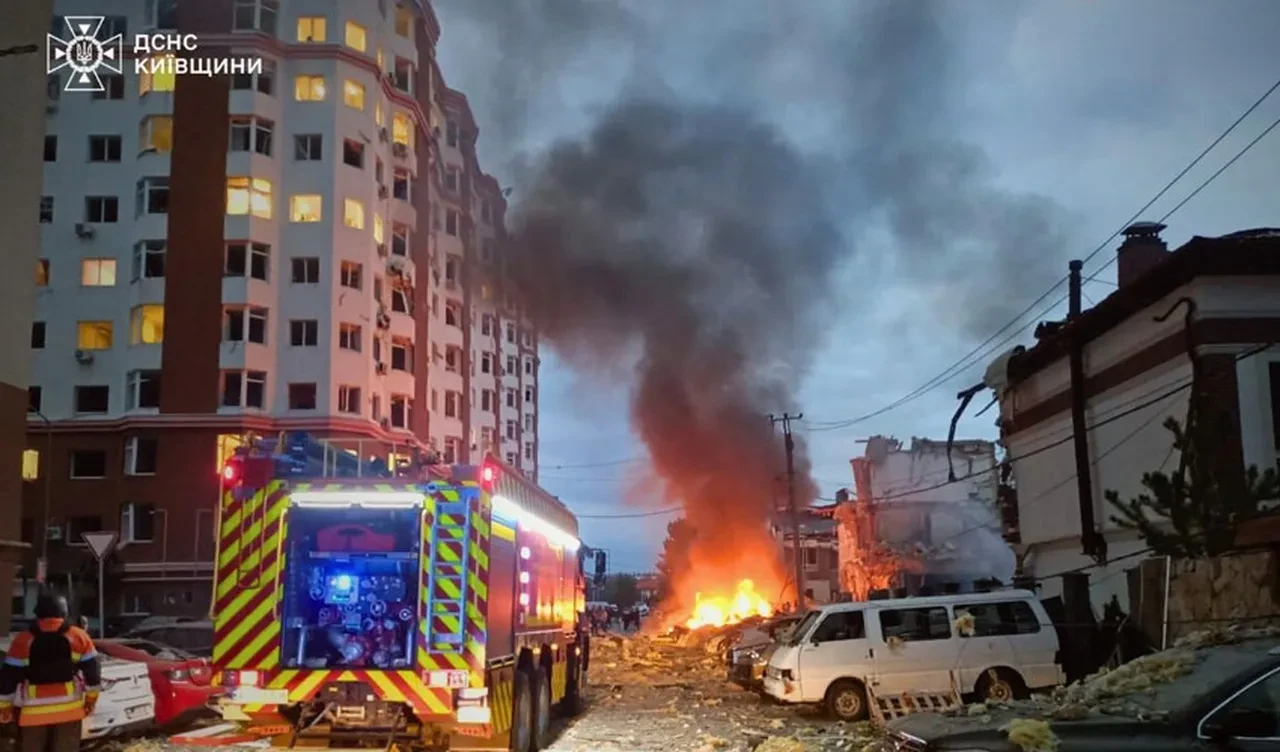 Rusya'dan Ukrayna'ya büyük çaplı saldırı! 3 şehre füze yağdı