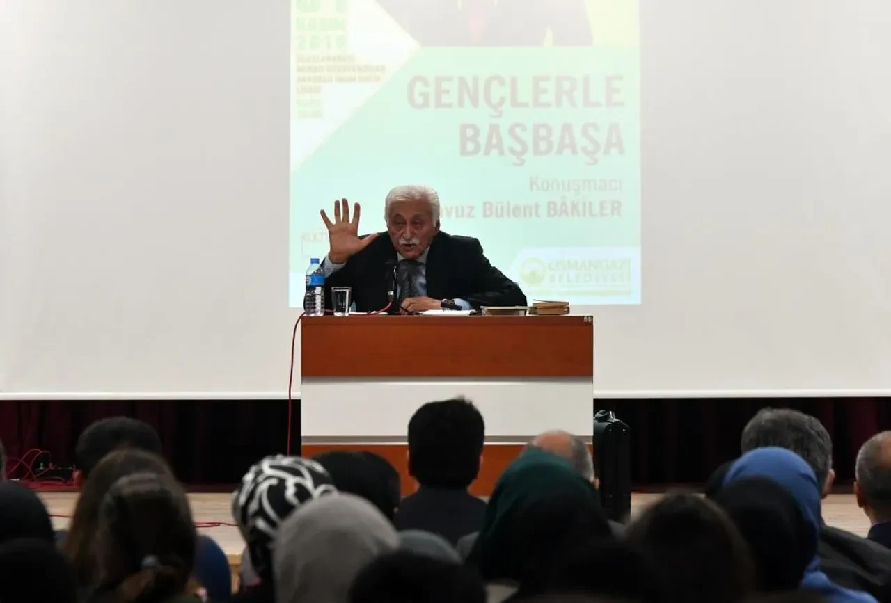 Türk edebiyatının önemli şair ve yazarı Yavuz Bülent Bakiler hayatını kaybetti